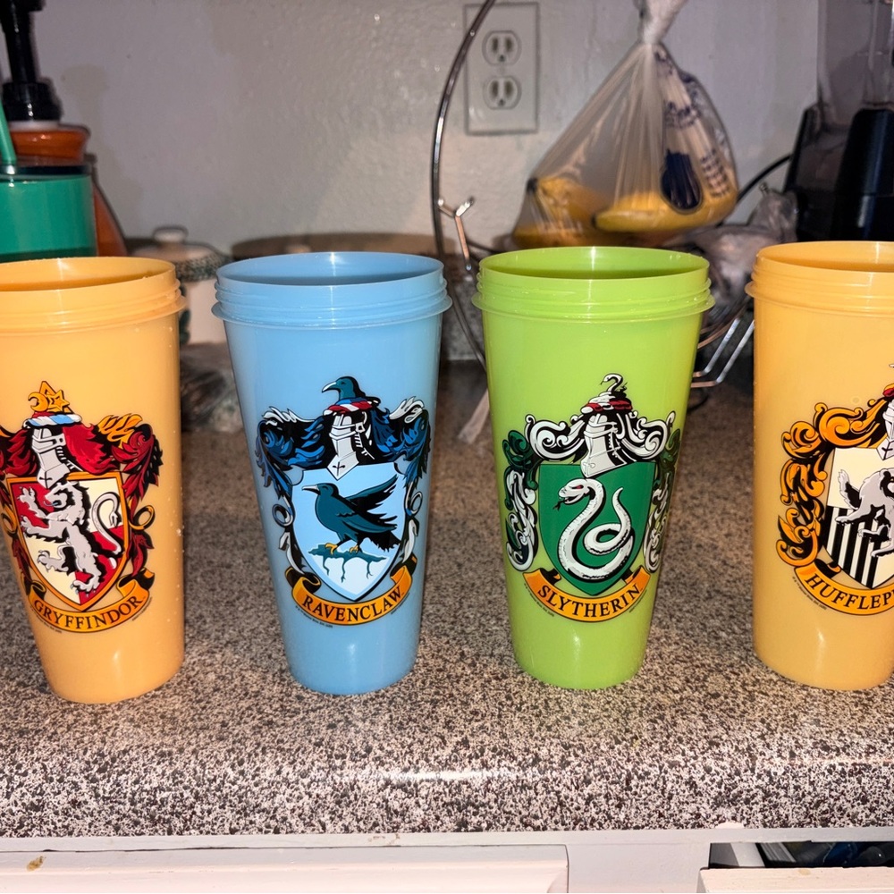 Harry Potter plastic hogwarts house cups 4 pack collector cups